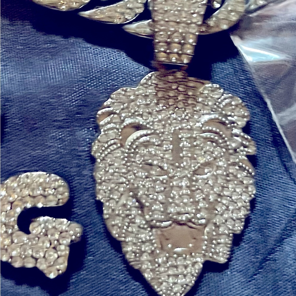 Stainless steel cubic Cuban Diamond necklace 20”-$20 Lion head & King 10$ a pc